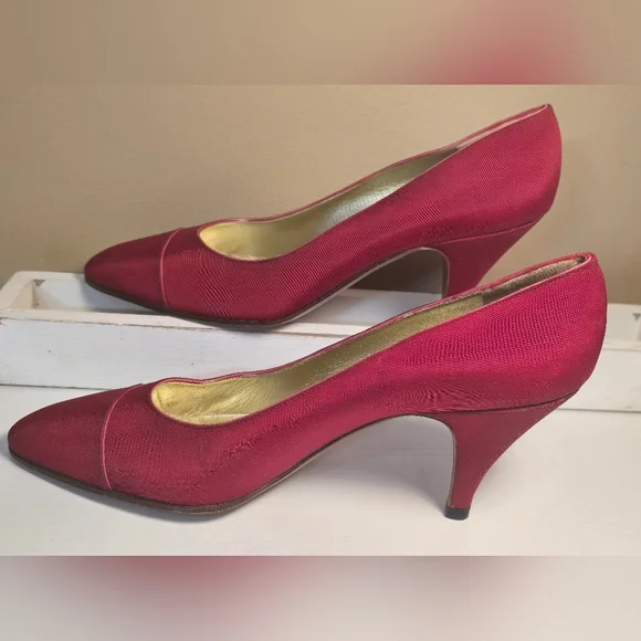 CHANEL Authentic Vintage Red Fabric Pumps toe cap Kitten Heel Size 6.5 - Picture 6 of 12